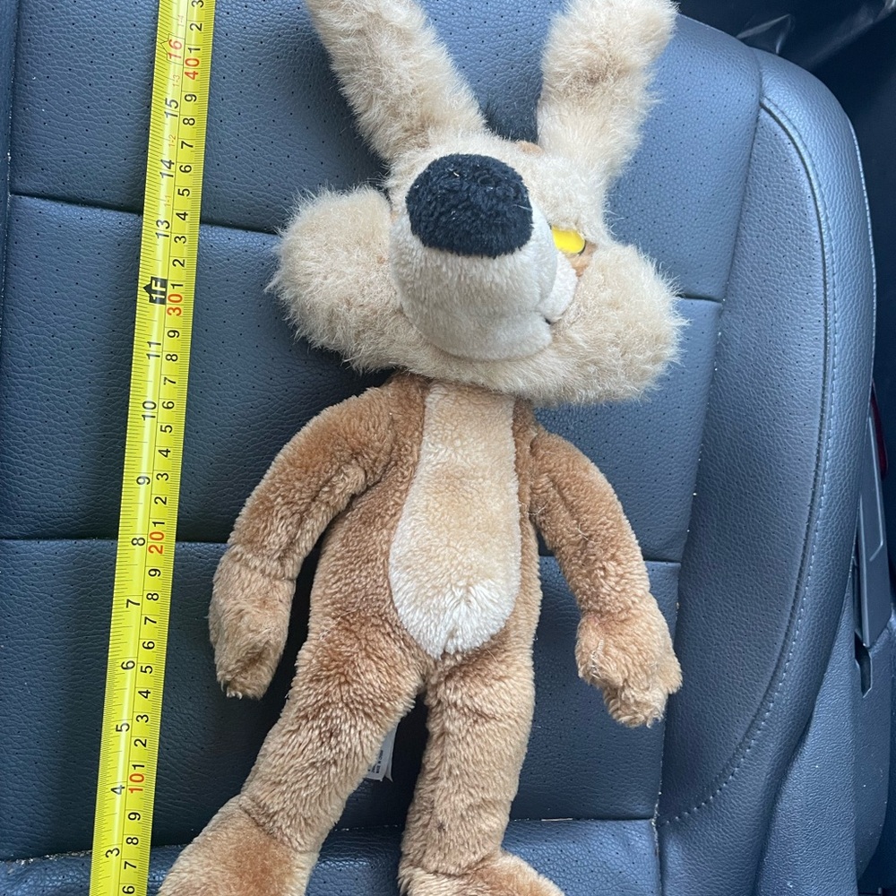 Vintage Wile E Coyote plush 1993 24K Brand Warner Bros. - Picture 7 of 14